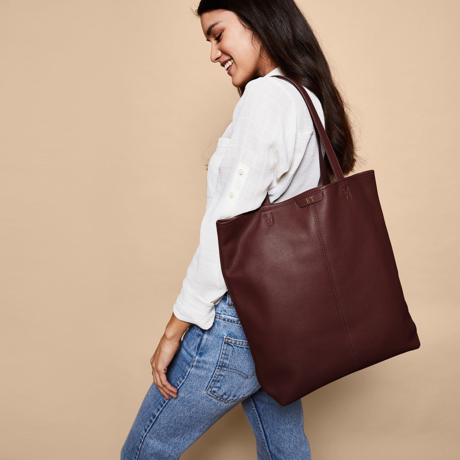 Uptown Vertical Tote Bordeaux - Image 2