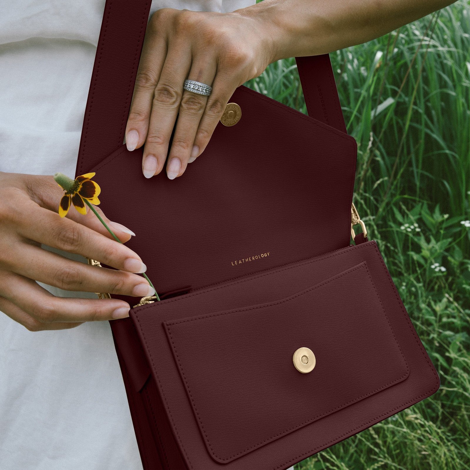 Medium Willow Envelope Bag Oxblood - Image 2